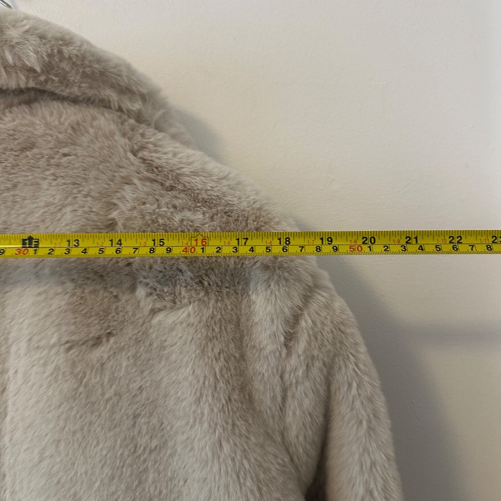 Steve Madden Snow Faux-Fur Teddy Coat in Beige | Size Small - Picture 8 of 10